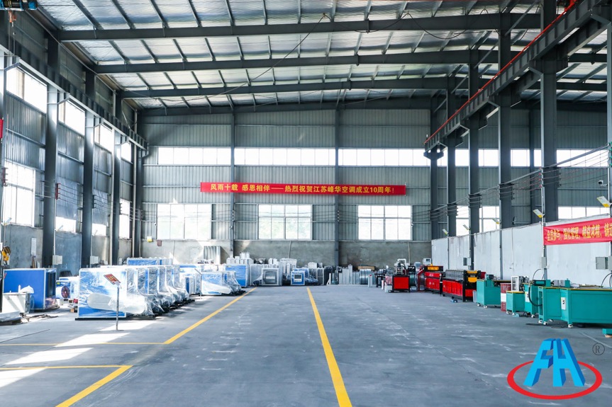 图片包含 建筑, 路, 火车, 大

描述已自动生成